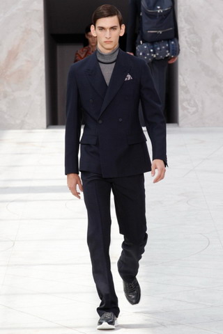 Louis Vuitton / - 2015